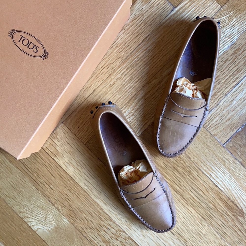 Tod’s driving loafer